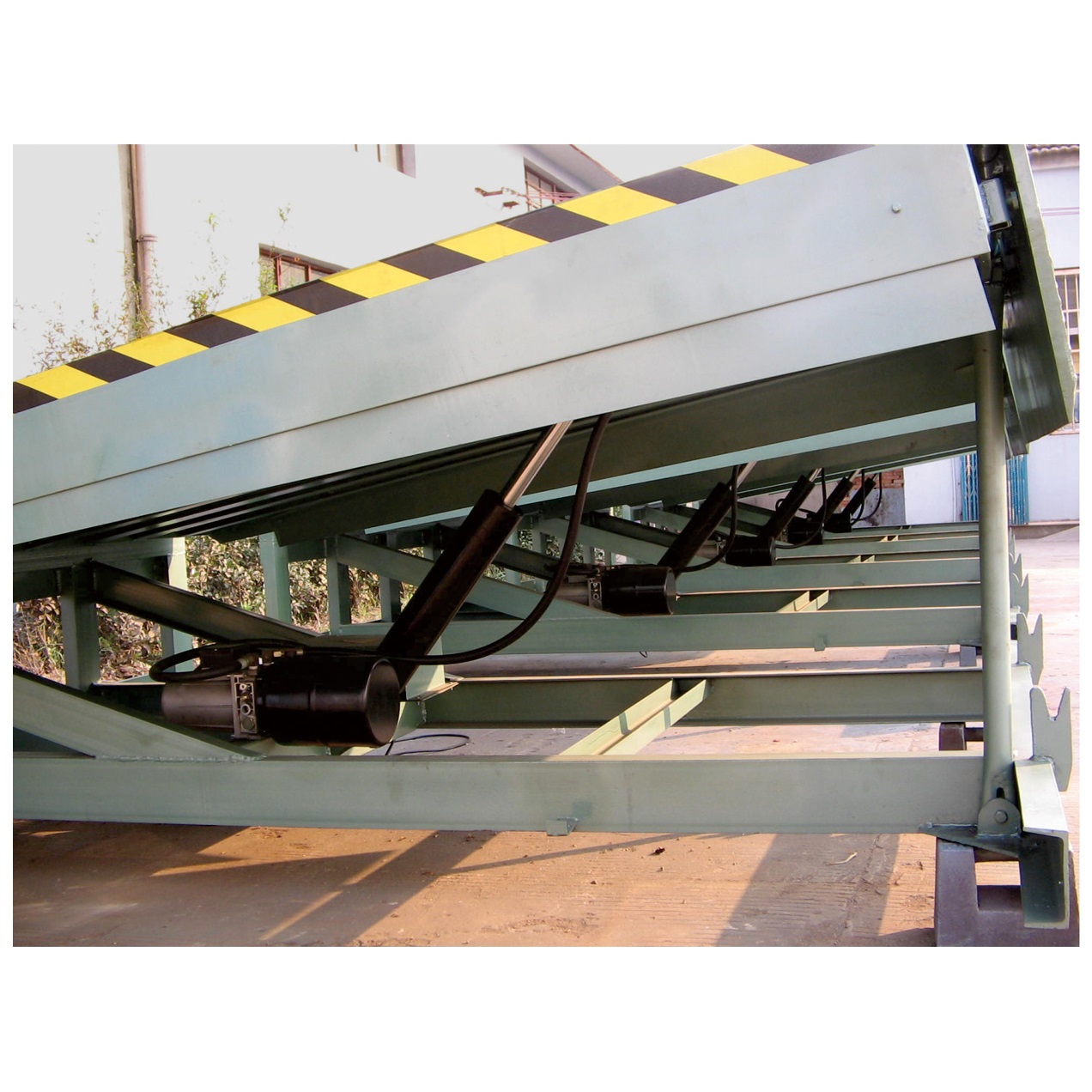 固定式液壓登車(chē)橋（月臺(tái)）